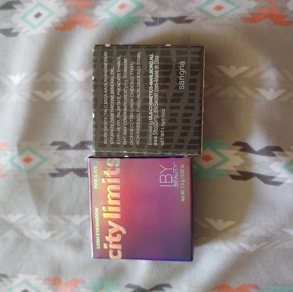 Eyeshadow Set - Picture 3 of 4